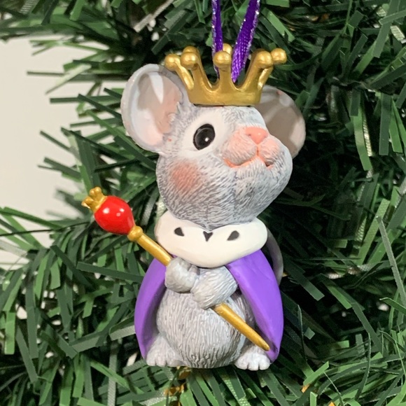 4 for $20 Royal Treatment Hallmark Associate Gift King Mouse Keepsake Ornament - Picture 2 of 13